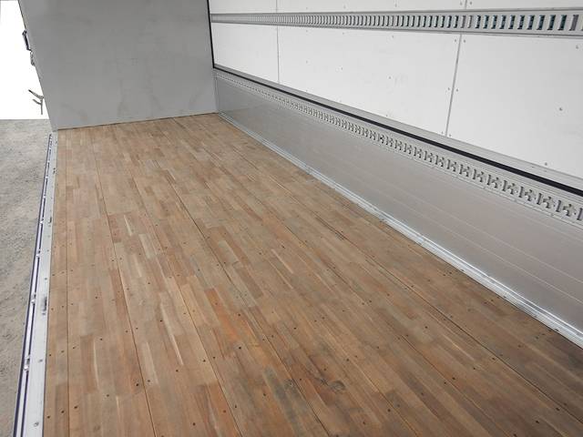 いすゞフォワードアルミウイング中型（4t）[写真07]