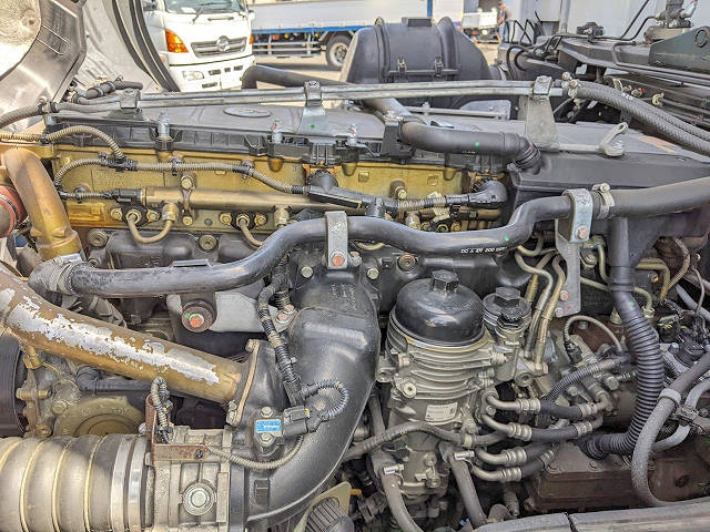 三菱ふそうスーパーグレートアルミウイング大型（10t）[写真11]