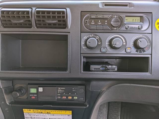 三菱ふそうスーパーグレートアルミウイング大型（10t）[写真16]