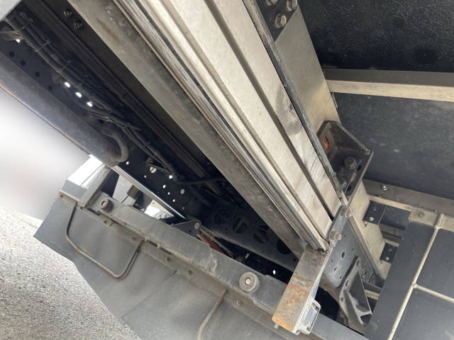 いすゞエルフパネルバン小型（2t・3t）[写真25]