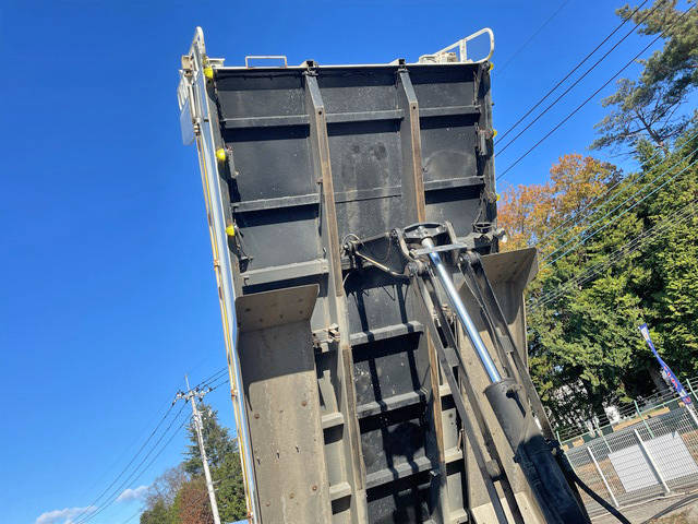 三菱ふそうスーパーグレートダンプ大型（10t）[写真18]