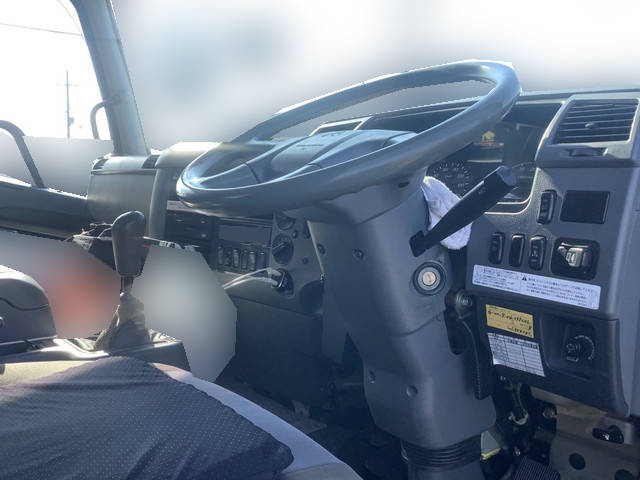 三菱ふそうファイターセルフクレーン4段中型（4t）[写真32]