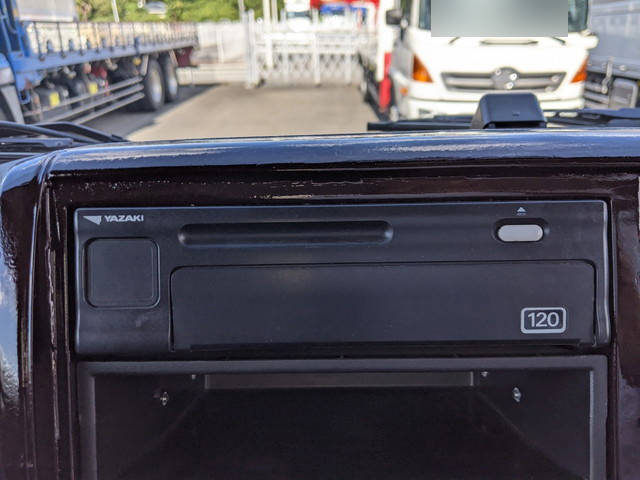 三菱ふそうキャンタークレーン3段小型（2t・3t）[写真19]