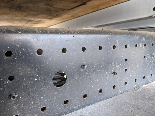 日野デュトロ平ボディ小型（2t・3t）[写真18]