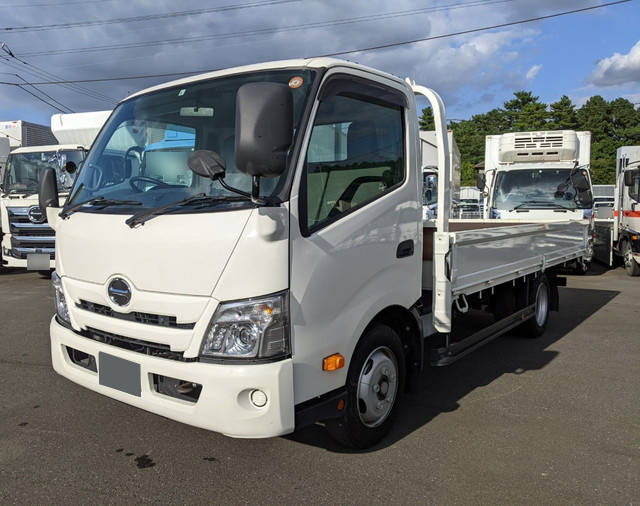 日野デュトロ平ボディ小型（2t・3t）[写真03]