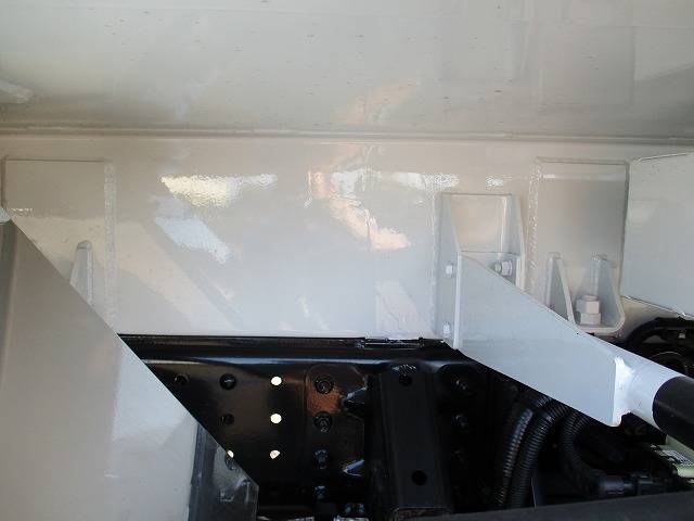 三菱ふそうキャンターパッカー車（塵芥車）小型（2t・3t）[写真13]