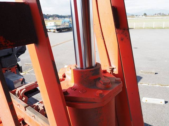 UDトラックスクオン深ダンプ（土砂禁ダンプ）大型（10t）[写真20]