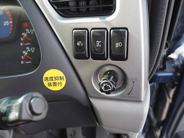 UDトラックスクオン深ダンプ（土砂禁ダンプ）大型（10t）[写真37]