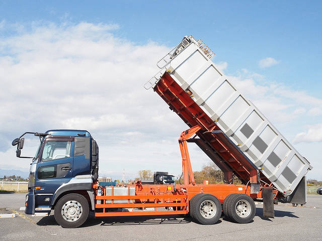 UDトラックスクオン深ダンプ（土砂禁ダンプ）大型（10t）[写真05]