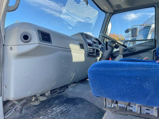 三菱ふそうファイターセルフクレーン4段増トン（6t・8t）[写真31]