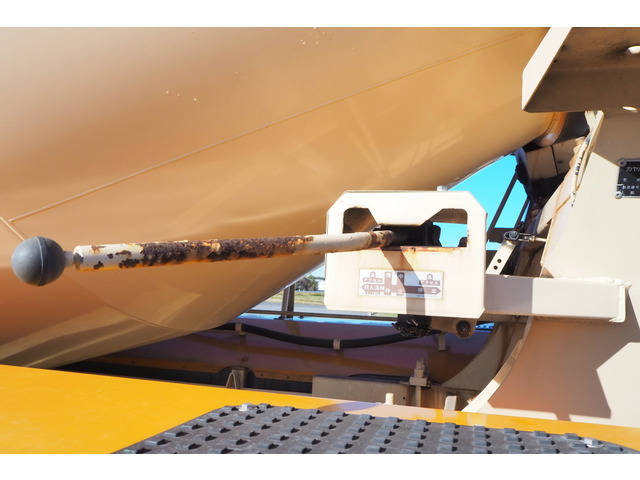 いすゞギガミキサー車（コンクリートミキサー）大型（10t）[写真10]