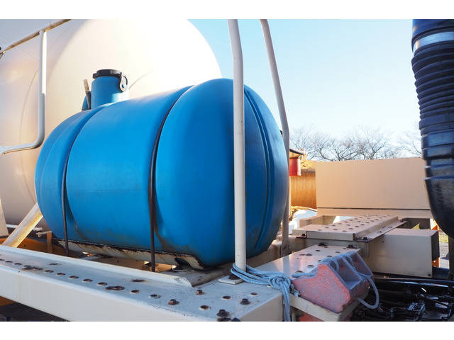 いすゞギガミキサー車（コンクリートミキサー）大型（10t）[写真13]