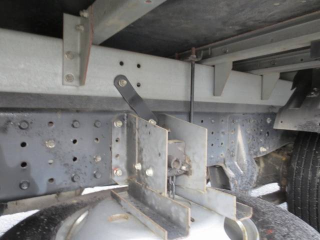 三菱ふそうキャンターアルミバン小型（2t・3t）[写真10]