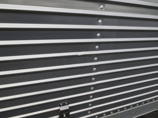 三菱ふそうキャンターアルミバン小型（2t・3t）[写真15]