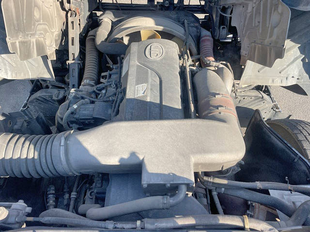 UDトラックスクオントレーラーヘッド（トラクターヘッド）大型（10t）[写真21]