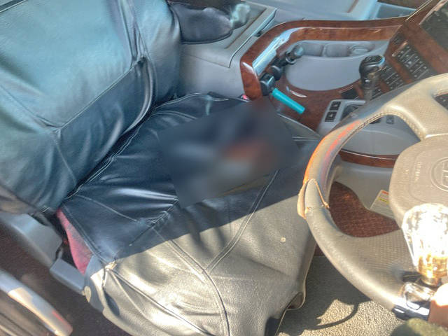 UDトラックスクオントレーラーヘッド（トラクターヘッド）大型（10t）[写真28]