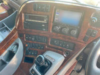 UDトラックスクオントレーラーヘッド（トラクターヘッド）大型（10t）[写真29]