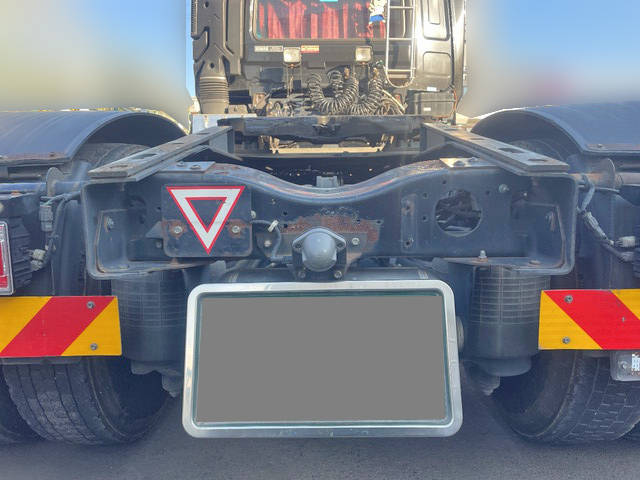 UDトラックスクオントレーラーヘッド（トラクターヘッド）大型（10t）[写真08]