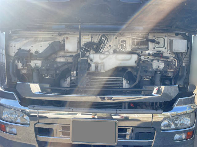 UDトラックスクオントレーラーヘッド（トラクターヘッド）大型（10t）[写真09]