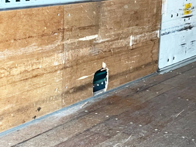 三菱ふそうキャンターアルミバン小型（2t・3t）[写真13]