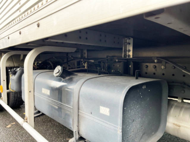 三菱ふそうキャンターアルミバン小型（2t・3t）[写真17]