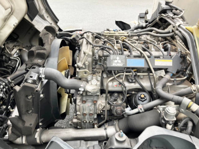 三菱ふそうキャンターアルミバン小型（2t・3t）[写真21]