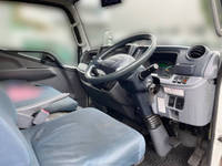 三菱ふそうキャンターアルミバン小型（2t・3t）[写真24]