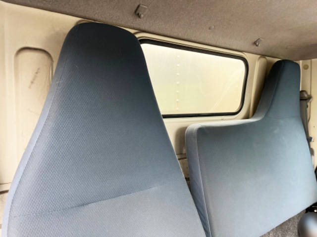 三菱ふそうキャンターアルミバン小型（2t・3t）[写真26]