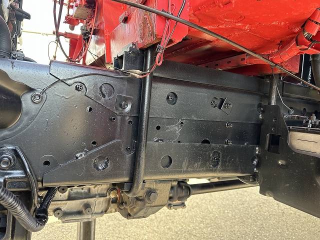 日野レンジャーセルフクレーン4段増トン（6t・8t）[写真12]