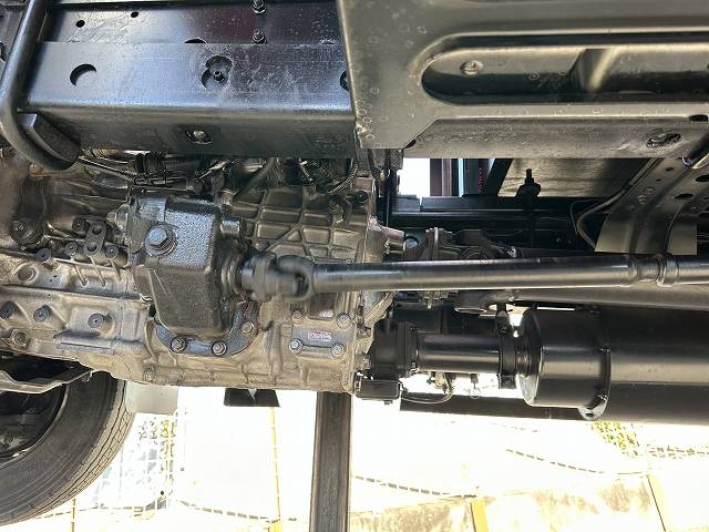 日野レンジャーセルフクレーン4段増トン（6t・8t）[写真13]