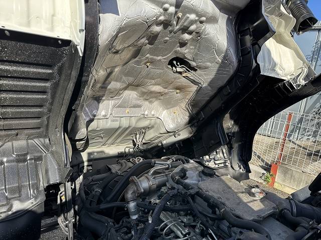 日野レンジャーセルフクレーン4段増トン（6t・8t）[写真27]