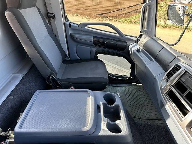 日野レンジャーセルフクレーン4段増トン（6t・8t）[写真32]