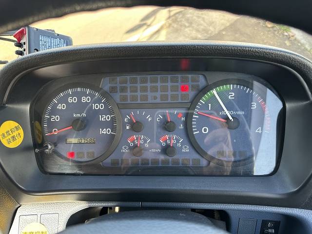 日野レンジャーセルフクレーン4段増トン（6t・8t）[写真35]