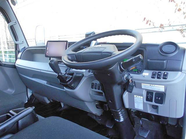 三菱ふそうキャンターセーフティローダー小型（2t・3t）[写真23]