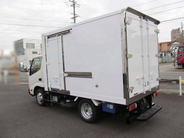 日野デュトロ冷凍車（冷蔵車）小型（2t・3t）[写真03]