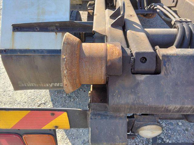 いすゞフォワードコンテナ専用車中型（4t）[写真10]