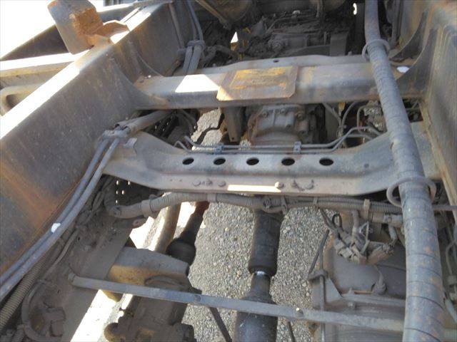 いすゞフォワードコンテナ専用車中型（4t）[写真16]