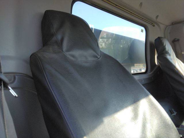 いすゞフォワードコンテナ専用車中型（4t）[写真18]