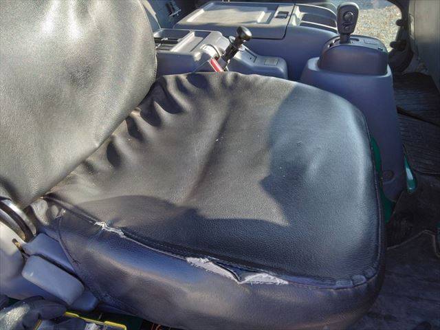 いすゞフォワードコンテナ専用車中型（4t）[写真19]