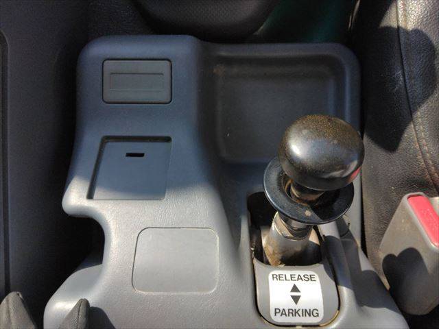 いすゞフォワードコンテナ専用車中型（4t）[写真31]