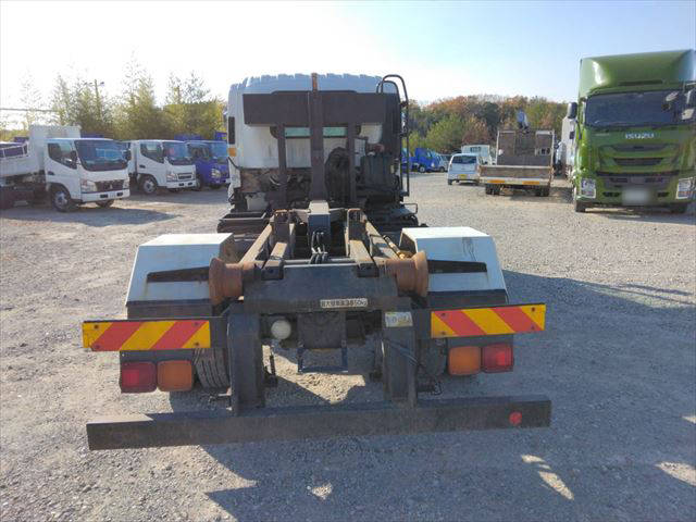 いすゞフォワードコンテナ専用車中型（4t）[写真06]