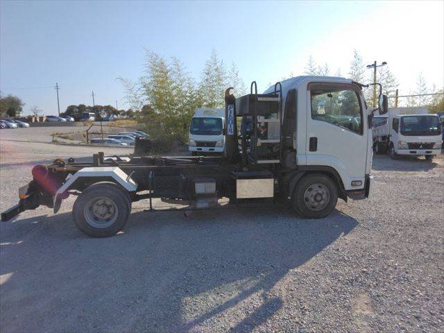 いすゞフォワードコンテナ専用車中型（4t）[写真07]