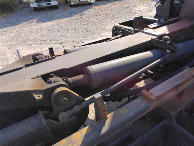 いすゞフォワードコンテナ専用車中型（4t）[写真08]