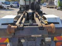 いすゞフォワードコンテナ専用車中型（4t）[写真09]