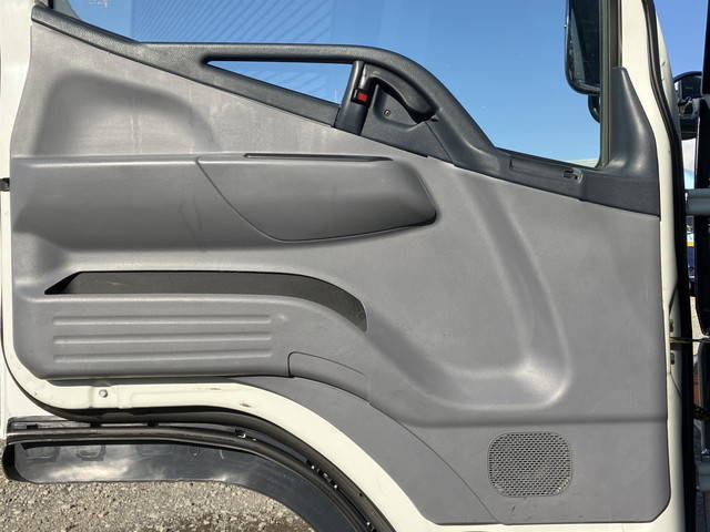 三菱ふそうキャンターアルミバン小型（2t・3t）[写真23]