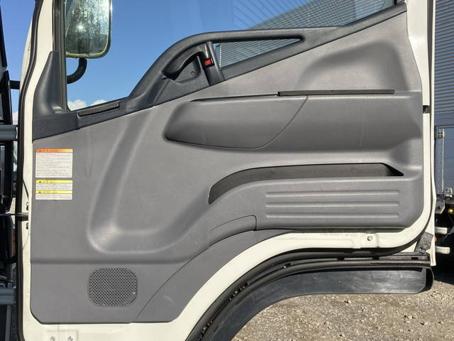 三菱ふそうキャンターアルミバン小型（2t・3t）[写真24]