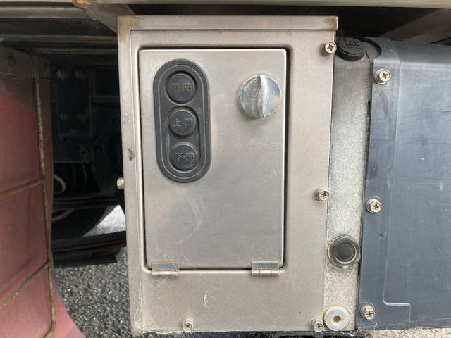 いすゞエルフ冷凍車（冷蔵車）小型（2t・3t）[写真17]