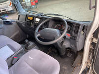 いすゞエルフ冷凍車（冷蔵車）小型（2t・3t）[写真30]