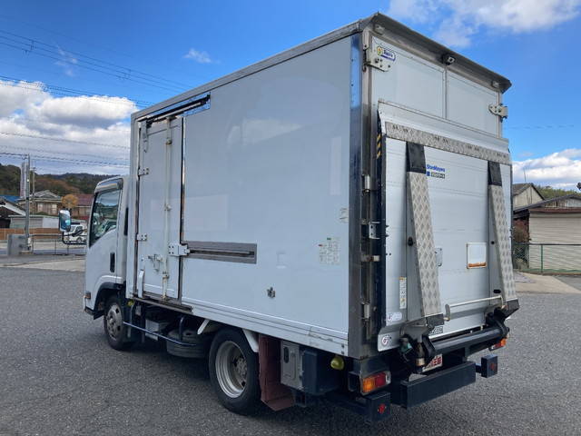 いすゞエルフ冷凍車（冷蔵車）小型（2t・3t）[写真04]