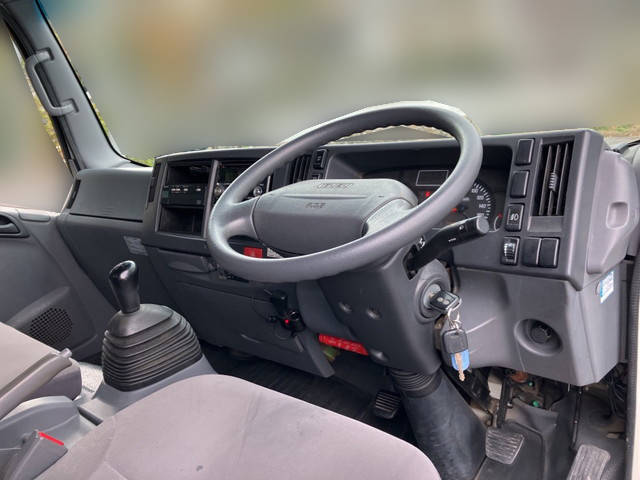 いすゞエルフクレーン4段小型（2t・3t）[写真31]